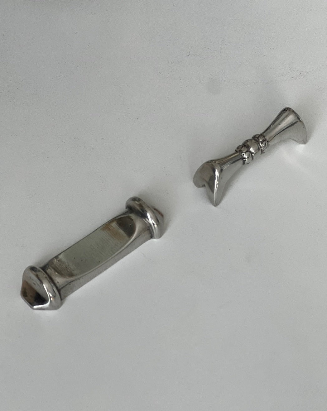 Hammer / Ribbon Rester
