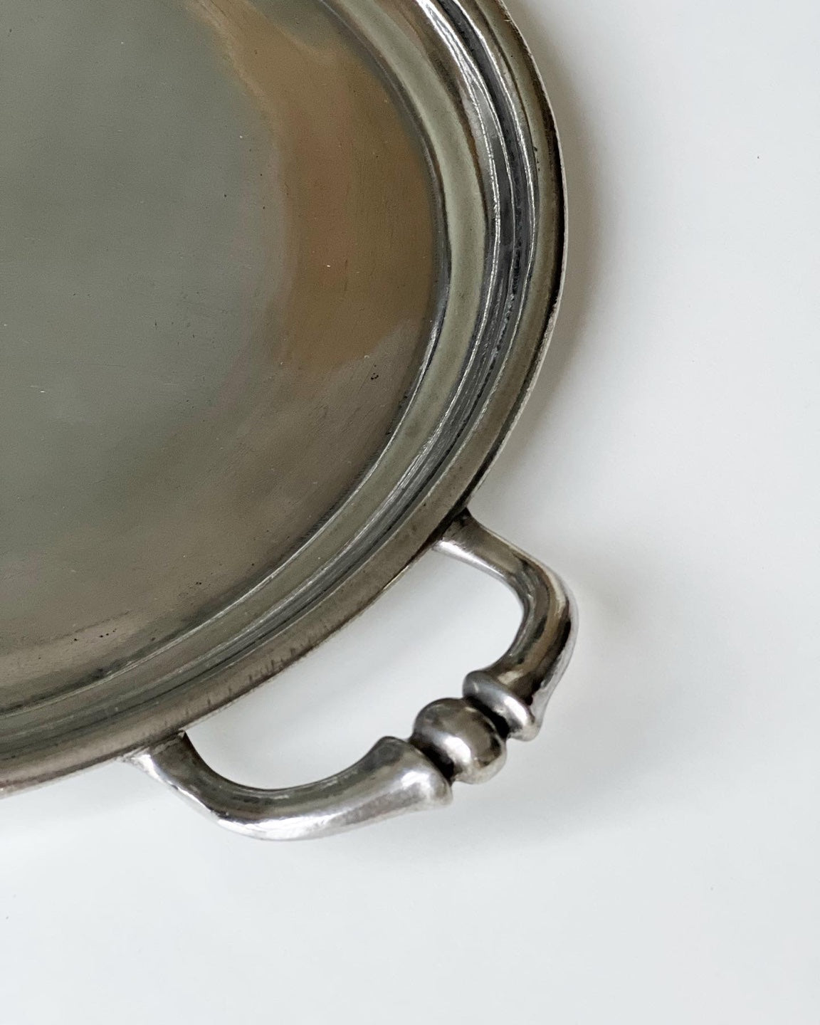 Round Handle Tray